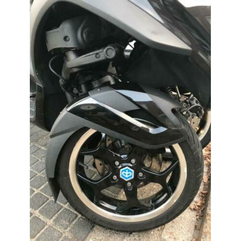 Piaggo 300cc mp3 met Akrapovic uitlaat