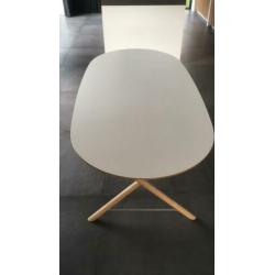 Ovale eettafel met leren eettafel stoelen