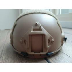 Airsoft helm maat L - militair -