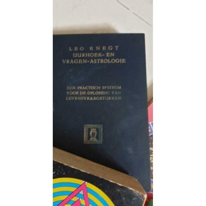 8 verschillende astrologie boeken in 1 koop