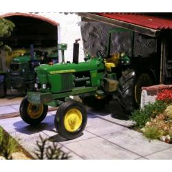 John Deere 4020