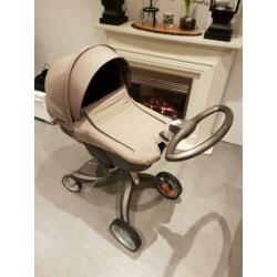 Stokke reiswieg en buggy met luiertas.