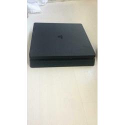 PlayStation 4 Slim (500 GB)