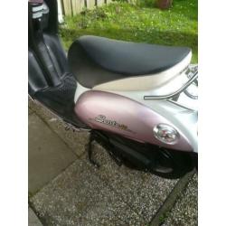 Te koop mooie roze witte kymco Sento, 15091 km