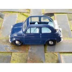 Fiat 500 1/43 VITESSE l-blauw interieur