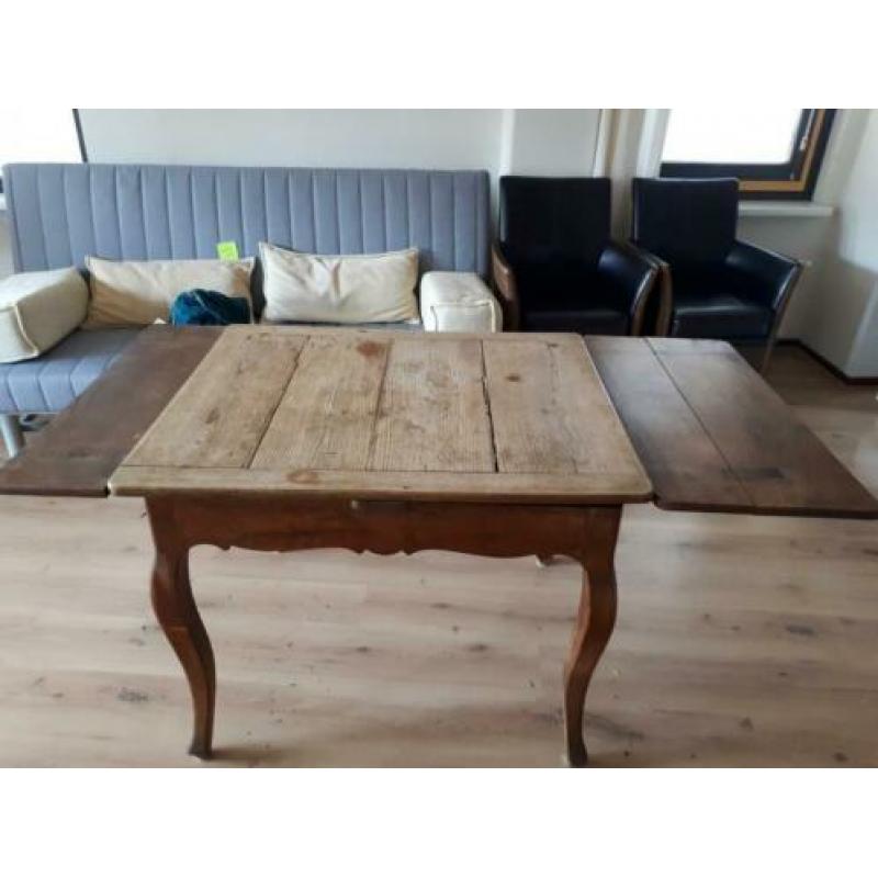 antieke uitschuifbare houten tafel