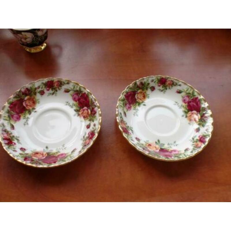 2 Royal Albert Old Country Rose Bordjes 14 cm groot