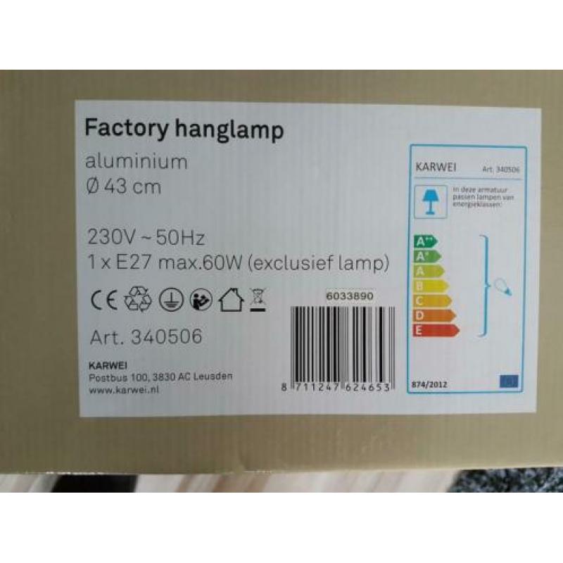 Hanglamp, gloednieuw in de doos, van €99,= voor €25,=