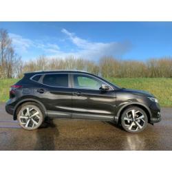 Nissan Qashqai 1.3 DIG-T Tekna + Allerluxste uitvoering.