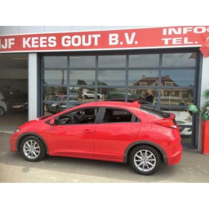 Honda Civic 1.4 Comfort Navigatie en lage kilometers.