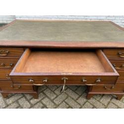 Antiek bureau