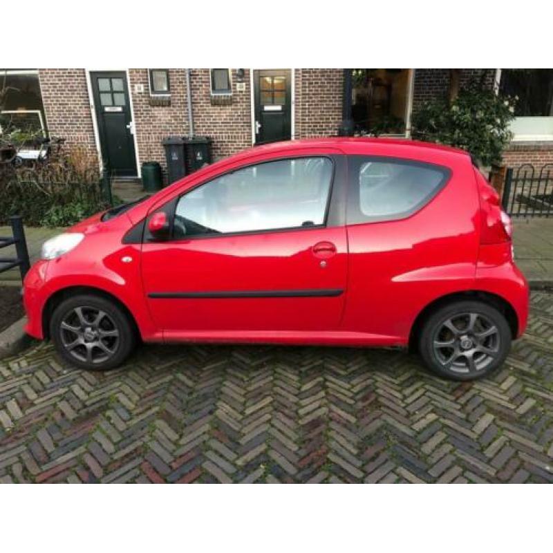 Peugeot 107 1.0 12V 3DR 2007 Rood