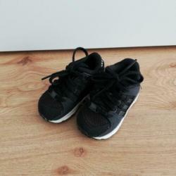 Supernette Adidas baby sneakers / schoentjes, zwart, maat 19