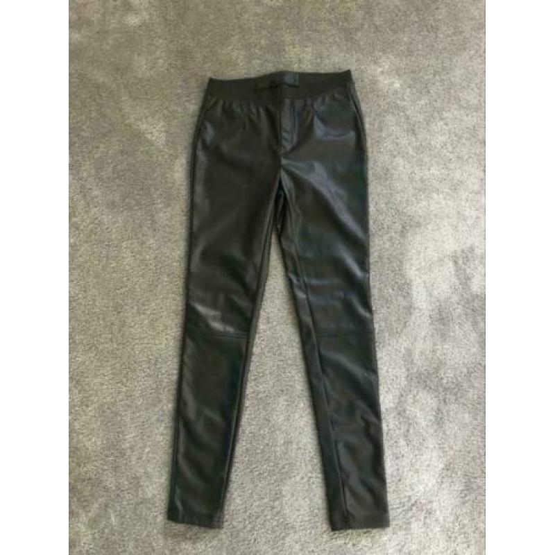 Zwarte lederlook broek /legging.