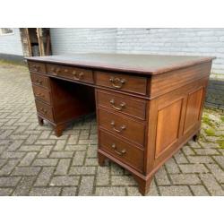 Antiek bureau