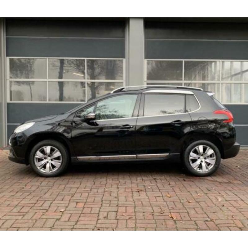 Peugeot 2008 1.2 PureTech Allure 82pk automaat, navigatiesys