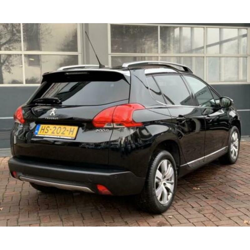 Peugeot 2008 1.2 PureTech Allure 82pk automaat, navigatiesys