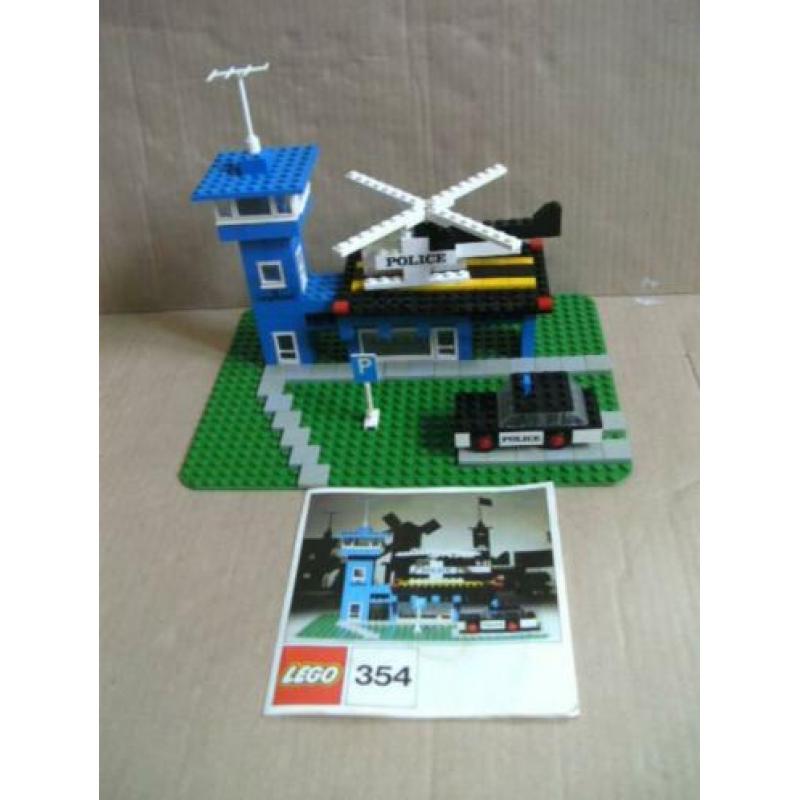 Lego set 354 politiebureau met heliplatform, met bouwboekje