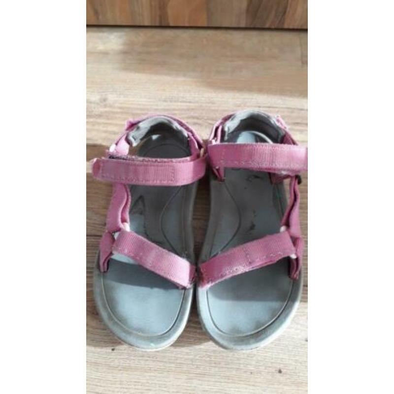 Teva sandalen maat 27