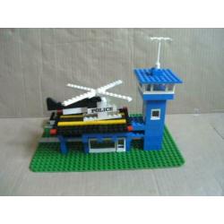 Lego set 354 politiebureau met heliplatform, met bouwboekje