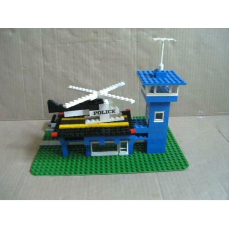 Lego set 354 politiebureau met heliplatform, met bouwboekje