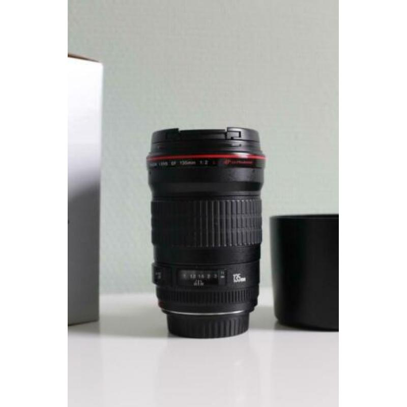 CANON EF 135mm F/2.0 L USM objectief + ET-78II zonnekap