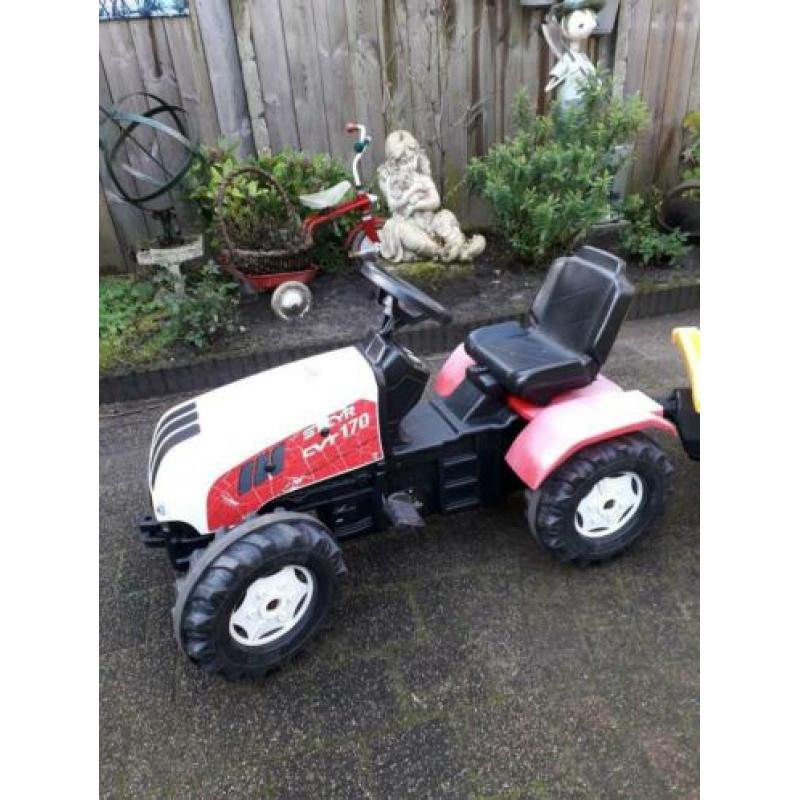 Grote traptractor met kiepbak van Rolly Toys