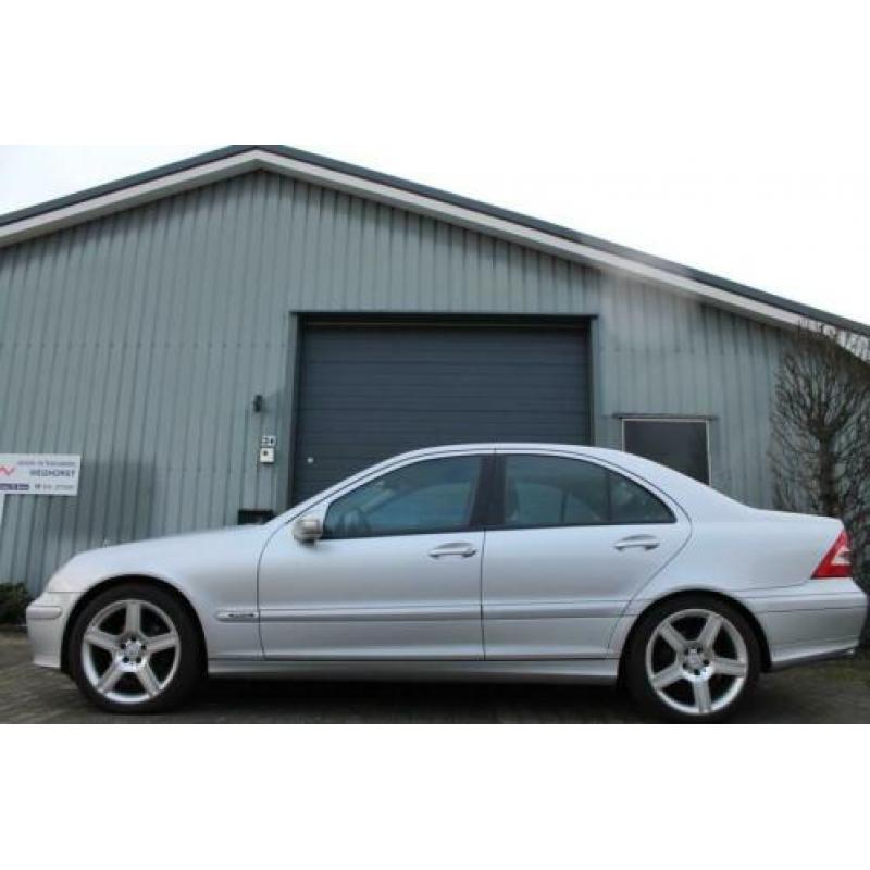 Mercedes-Benz C-klasse 180 K. Elegance Xenon.Navi.Sport edit