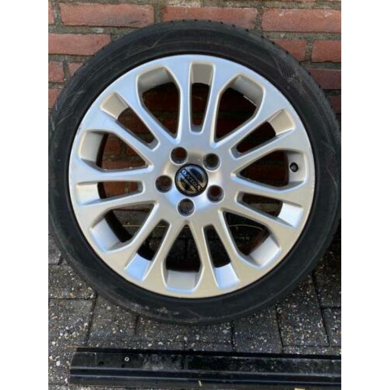 17” Volvo Sagitta S40 V50 5x108 zomerbanden 215/45R17