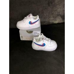 Nike kids sneaker maat 21