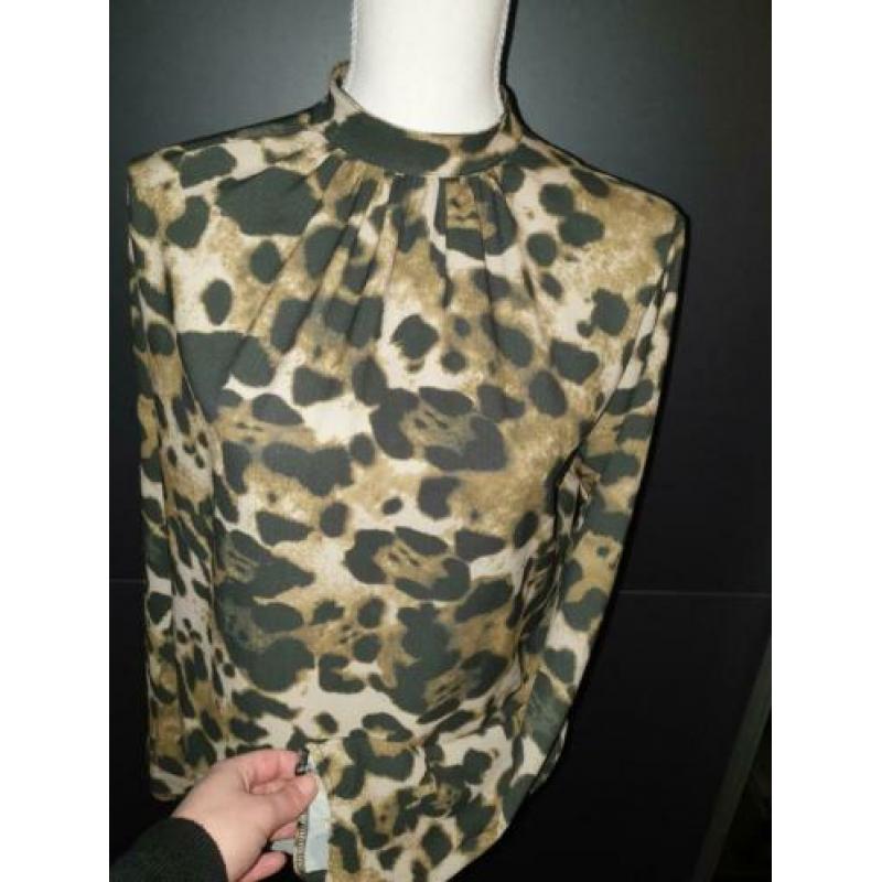 Leopard blouse maat M