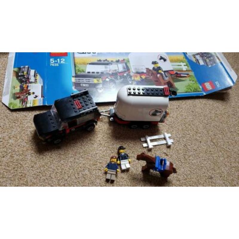 Lego auto met paardentrailer en doos 7635