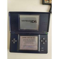 Nintendo ds met 21 spellen, pokemon, transformers etc.