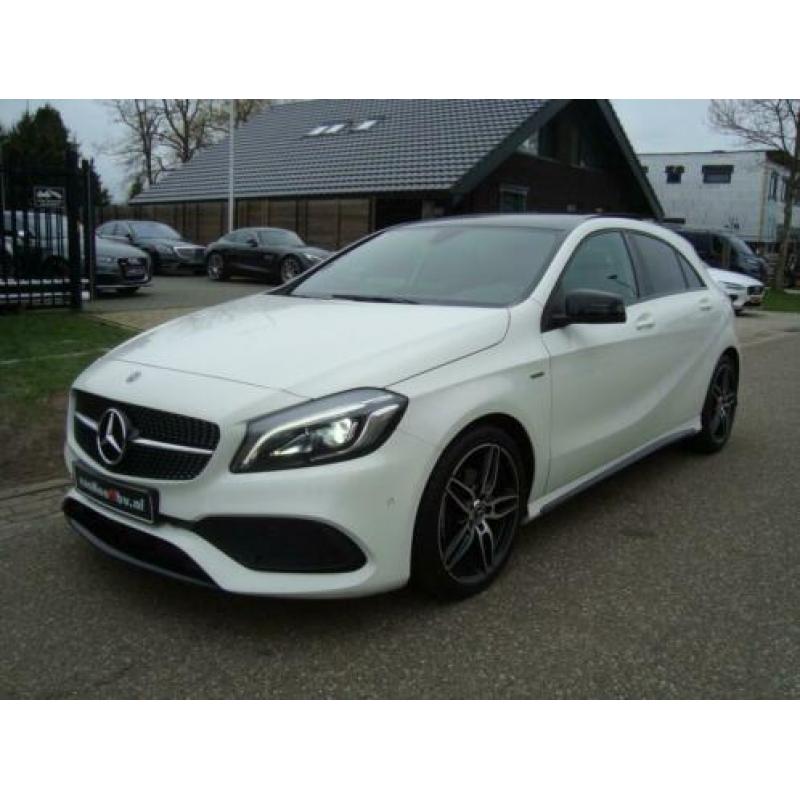 Mercedes-Benz A-Klasse 200 AMG Edition Night pakket Panorama