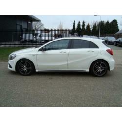 Mercedes-Benz A-Klasse 200 AMG Edition Night pakket Panorama