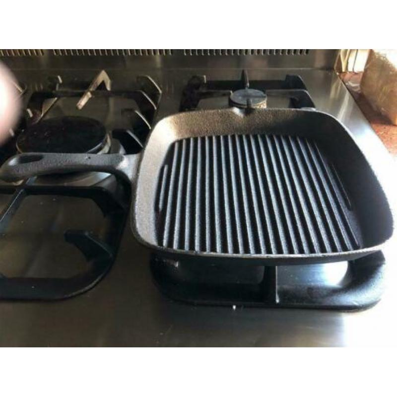 Zware gietijzeren grill pan, ouderwetse topkwaliteit.