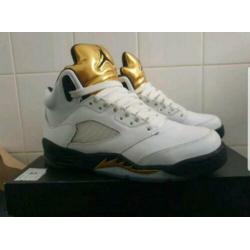 Jordan 5 Retro BG maat 38,5.