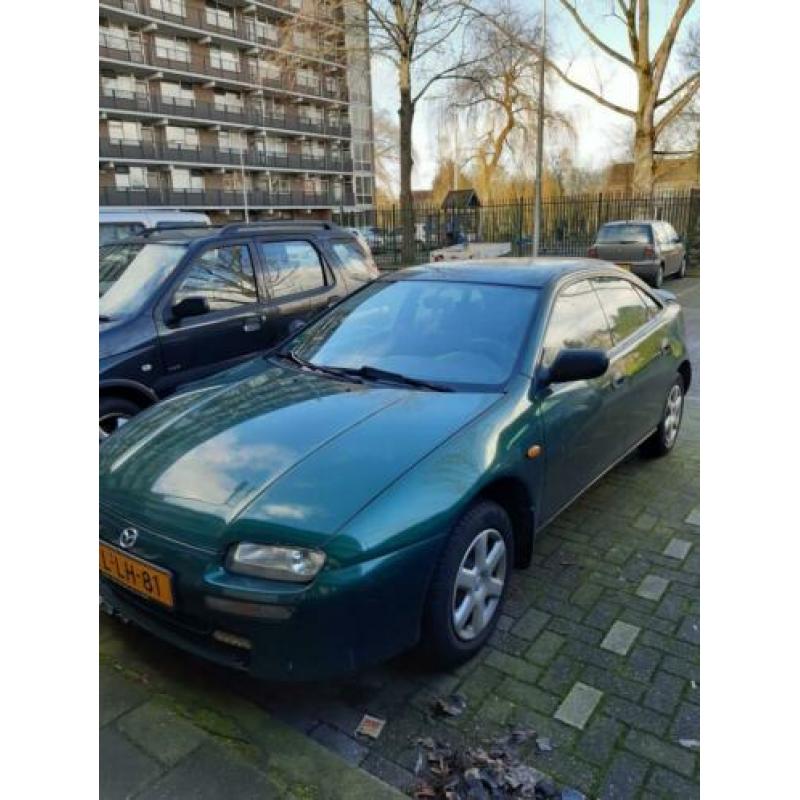 Mazda 323 1.5 F 1998 Groen