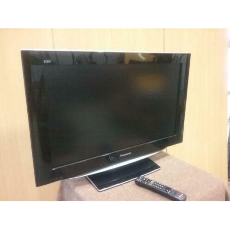 Televisie PANASONIC VIERA 32 INCH LCD met afstandbediening