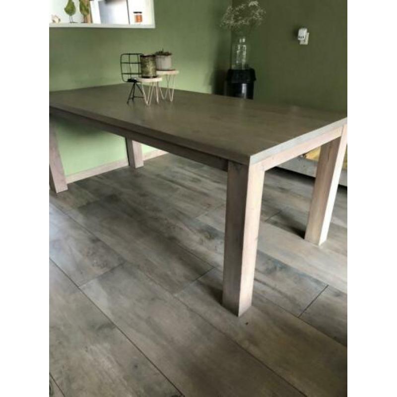 Zware teak houten eettafel 200 x 90