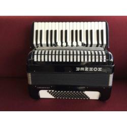 Z.g.a.n. Hohner Concerto IIIT accordeon . 72 bas .