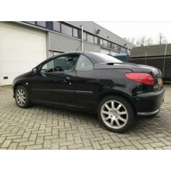 Peugeot 206 1.6 16V CC 2003 Zwart nieuwe apk 20-04-2021