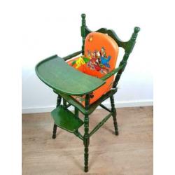 Vintage groene kinderstoel met vintage Disney zitkussen