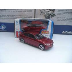 Bburago 1/43 Alfa Romeo Giulia Rood