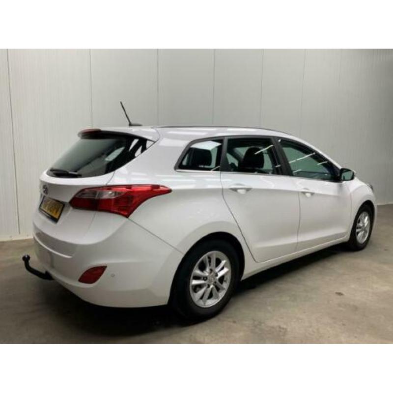 Hyundai i30 Wagon 1.6 CRDi Business Edition NAVI-ECC-LMV-PDC