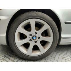 BMW velgen met goede Pirelli winterbanden 225/50/17