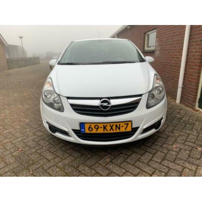 Opel Corsa 1.2-16V '111' Edition Airco en NAP !