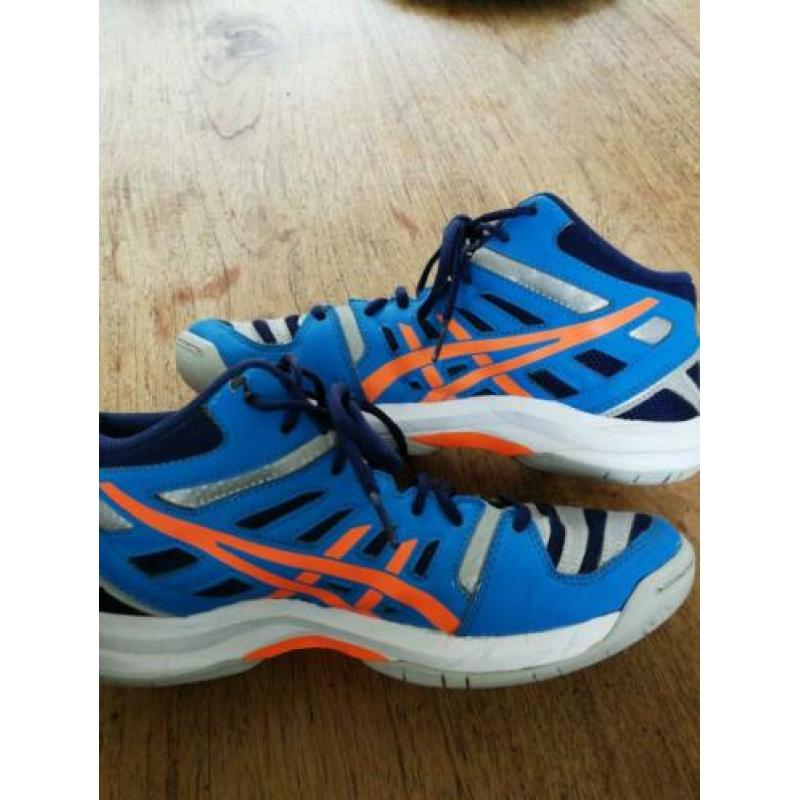 ASICS zaalschoenen maat 37,5