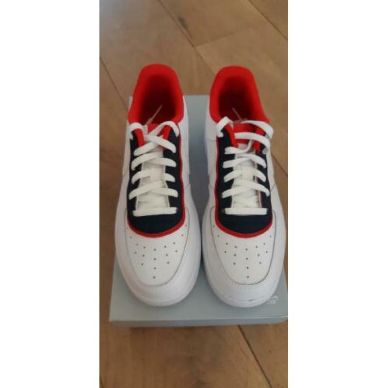 Nieuw Nike Air Force 1 wit met navy en rood maat 35