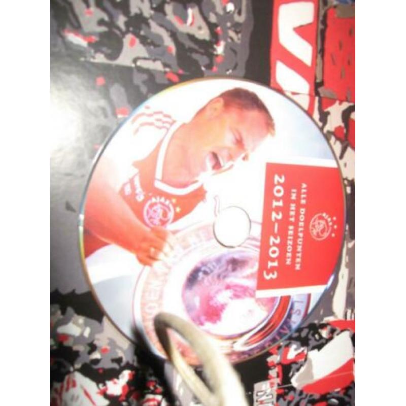 Ajax jaarboek (+ 175 blz) kampioen 2012 2013 plus DVD